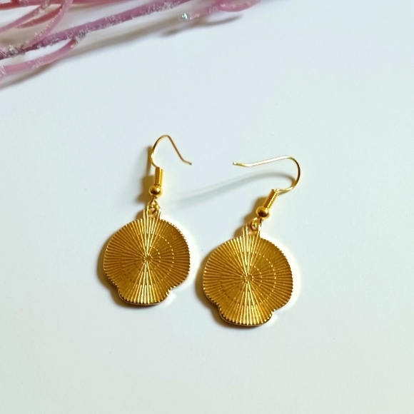 Nintendo Super Mario Bros. Mushroom Oil Painted Handmade Earrings - Picture 2 of 3